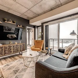 Holiday home Le Dark Luxury View And Rooftop Pool, Quebec City